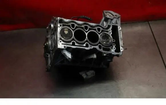 BMW 1 E82 E88 Engine block 75527755AAG