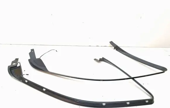 BMW X5 E53 Front door glass trim molding 8402508 8402507