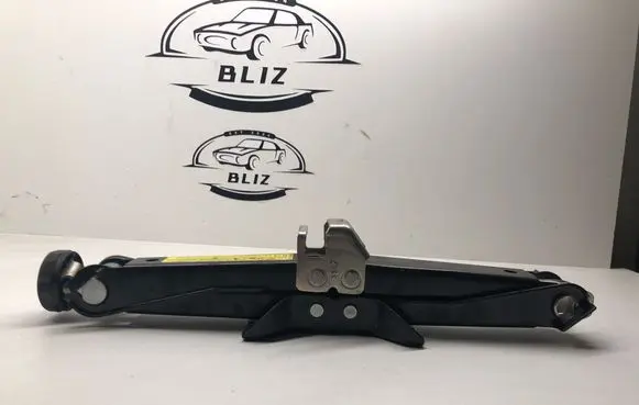 Audi A5 8T 8F Lift Jack 8K0011031C