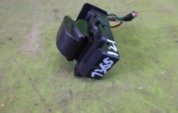 Honda City Quarter vent window switch 