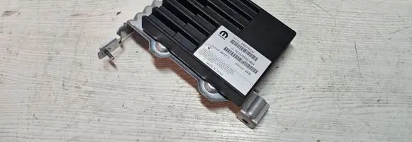 Chrysler Pacifica Sound amplifier 68207345AF 68257567AB