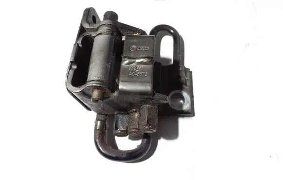Audi A3 S3 A3 Sportback 8P Front door lower hinge 8E0831412E
