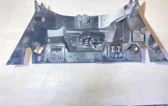 Mercedes-Benz C W205 Other engine bay part A2056207701