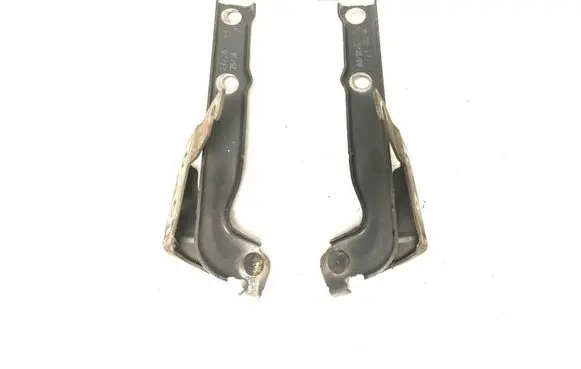 Volkswagen Tiguan Engine bonnet/hood hinges 5N0823301A
