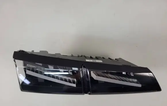 Peugeot 308 Rear/tail lights 9835300480