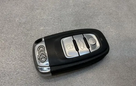 Audi A4 S4 B8 8K Ignition key/card 8T0959754D