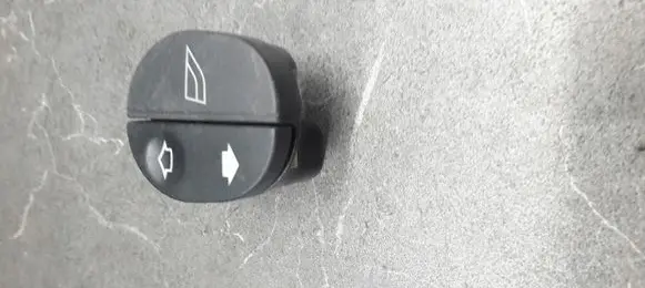 Ford Ka Quarter vent window switch 