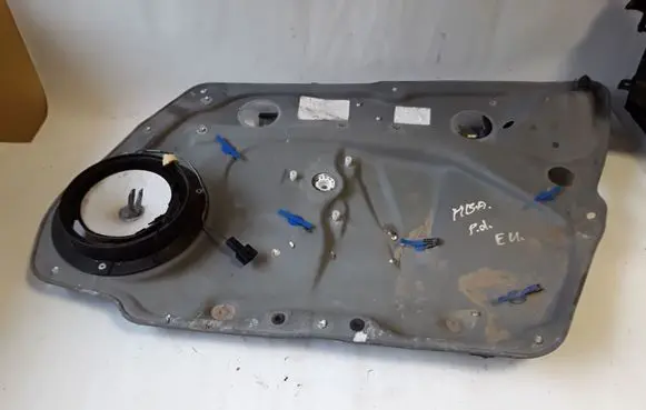 Mercedes-Benz A W169 Front window lifting mechanism without motor NOCODE
