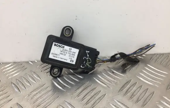 BMW 5 E60 E61 ESP acceleration yaw rate sensor 6753694 34526753694 0265005248