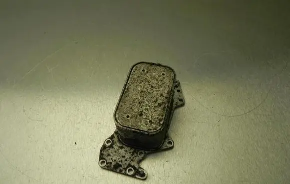 Engine oil radiator