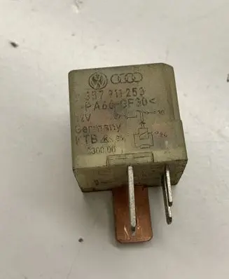 Volkswagen Golf IV Other relay 357911253