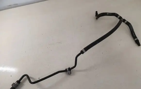 Mercedes-Benz C W204 Engine coolant pipe/hose A2045012225