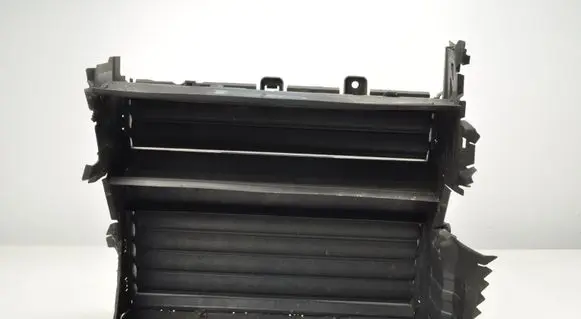 Citroen C4 X Intercooler air channel guide 9834565780