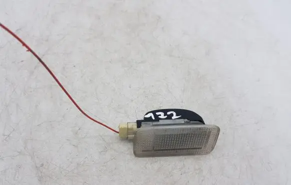 Toyota Avensis T250 Front door interior light 8124005041 8124005051