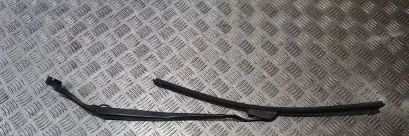 Dodge Durango Front wiper blade arm 2589