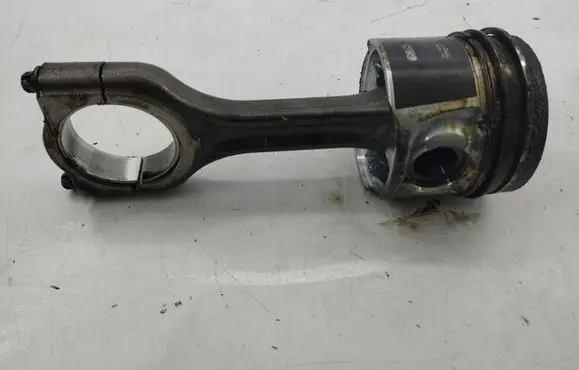 Ford C-MAX II Piston with connecting rod