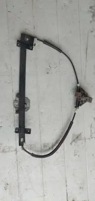 Volkswagen Golf II Front door manual window regulator 