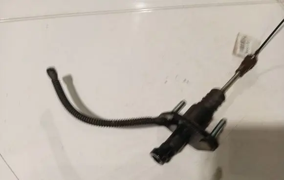 Opel Astra H Clutch master cylinder 