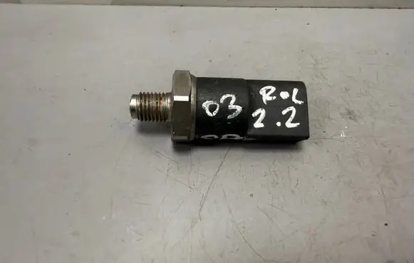 Mercedes-Benz Sprinter W901 W902 W903 W904 Fuel pressure sensor 0281002239