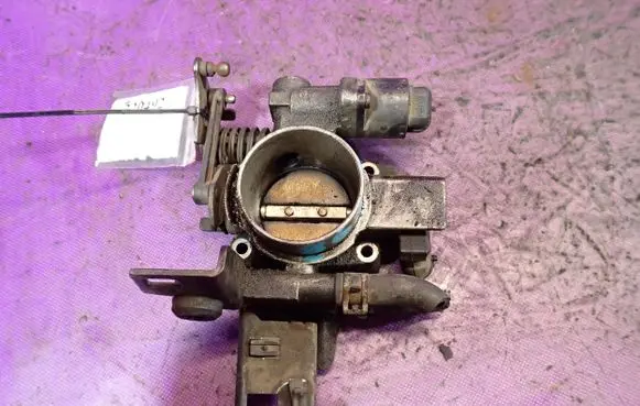 Opel Vectra B Throttle body valve 