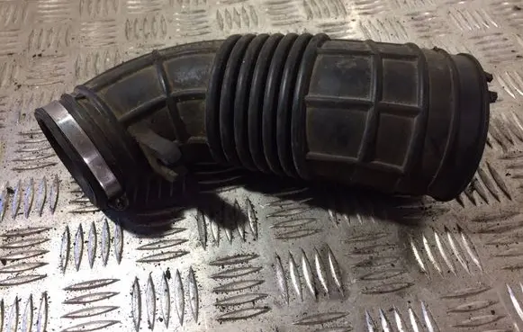 Suzuki Liana Air intake hose/pipe