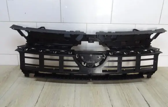 Volkswagen Transporter - Caravelle T6 Front bumper upper radiator grill 7T0807381C