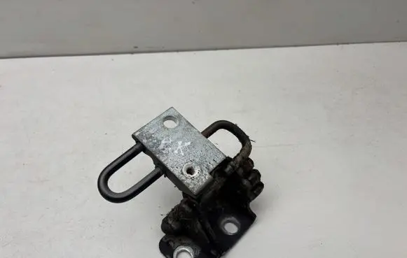 Volkswagen PASSAT B7 Front door lower hinge 3C8831411B