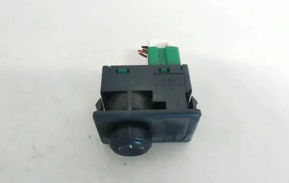 Nissan Primera Wing mirror switch