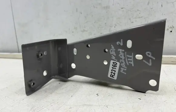 Mazda 2 Fender mounting bracket 
