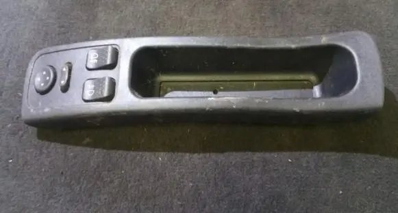 Wing mirror switch