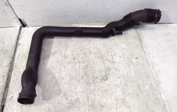 Land Rover Discovery 4 - LR4 Intercooler hose/pipe AH227990AC