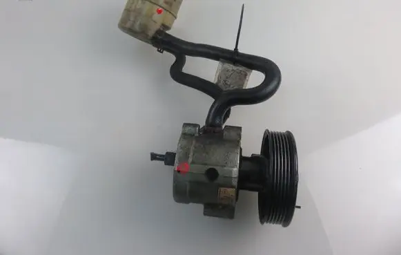 Renault Scenic I Power steering pump 7700840106 26046186 7700840801C