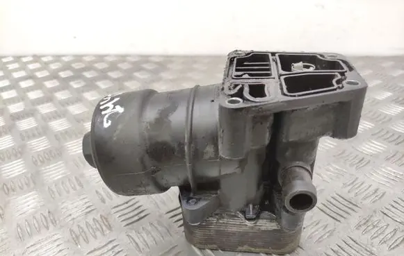 Oil filter mounting bracket