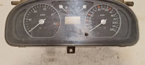 Renault Laguna II Speedometer (instrument cluster) 8200013775 09043139904 6E1HY931