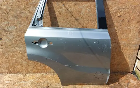 Suzuki Grand Vitara II Rear door