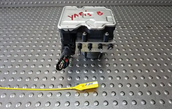 Toyota Yaris XP210 ABS Pump S27730184 445400D780 0265957151