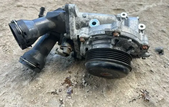 Mercedes-Benz E W213 Water pump A6542000001