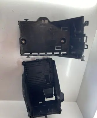 Peugeot 3008 I Battery box tray 