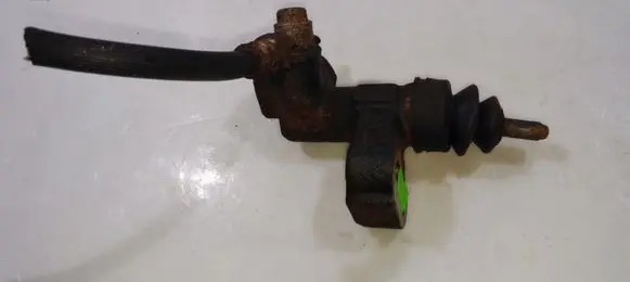 Clutch slave cylinder