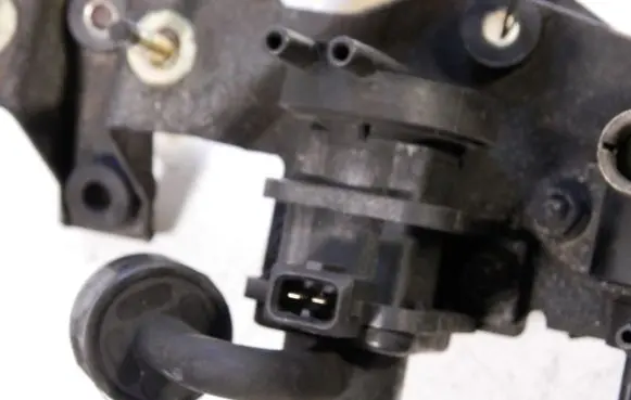 Volvo S40, V40 Valve vacuum 7700874764