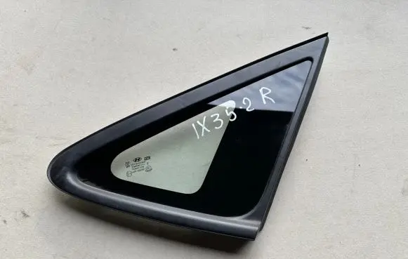 Hyundai ix35 Rear side window 878202S000
