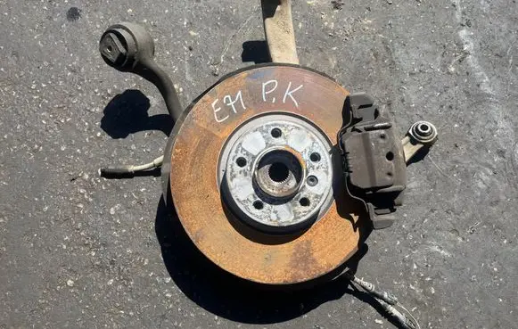 BMW X6 E71 Front wheel hub spindle knuckle