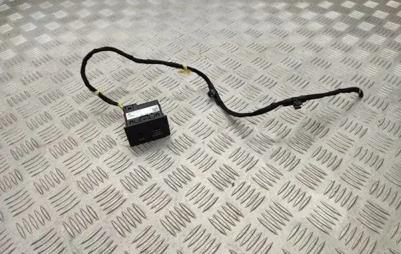 Audi A3 S3 8V USB socket connector 4G0035726