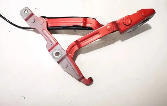 Audi A4 S4 B5 8D Tailgate/trunk/boot hinge 8d5827302c