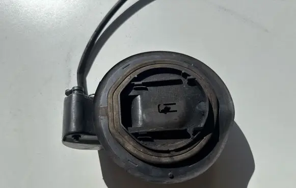 Ford Mustang VI Fuel tank cap FR3B6327936AJ