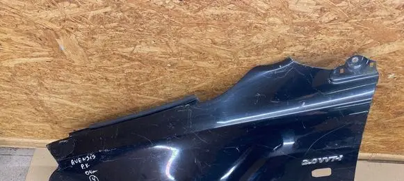 Toyota Avensis T250 Fender
