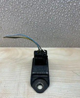 Mercedes-Benz E W211 Airbag deployment crash/impact sensor 0025426918