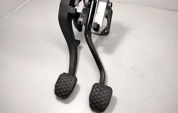 BMW 3 E90 E91 Pedal assembly 42322403 AIS19C3 67871110