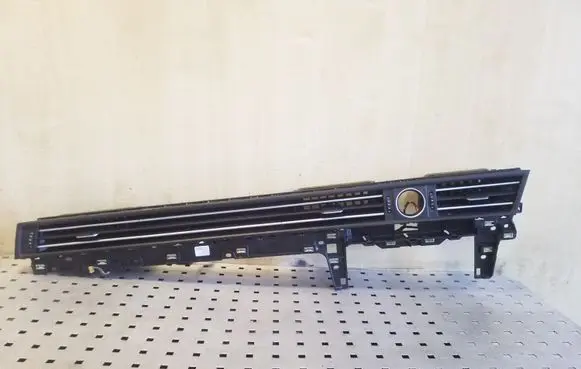 Volkswagen PASSAT B8 Dash center air vent grill 3G2858415B 3G1858416