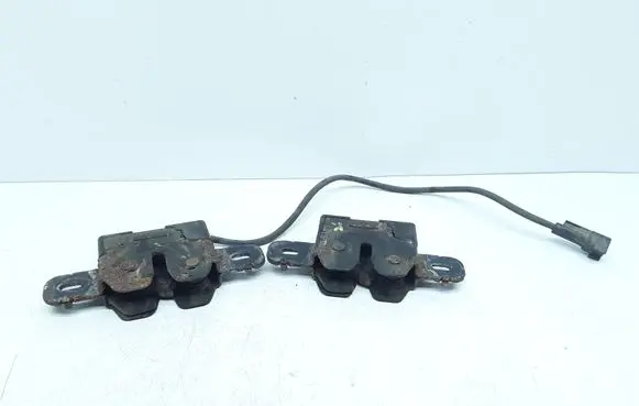 Volvo S80 Engine bonnet/hood lock/catch 30649448 30649447